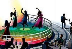 रिसॉर्टमध्ये अश्लील नृत्य; कार्यक्रमावर पोलिसांचा छापा