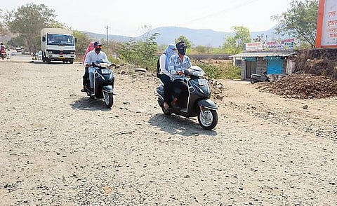 निधीअभावी खानापूर पुलाचे काम अर्धवट; बांधकाम विभाग हतबल