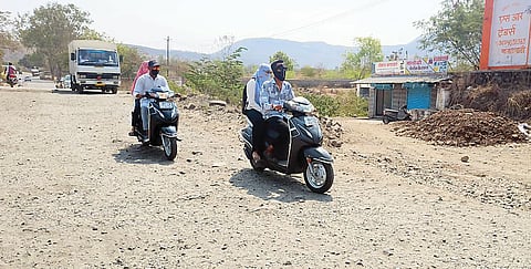 निधीअभावी खानापूर पुलाचे काम अर्धवट; बांधकाम विभाग हतबल