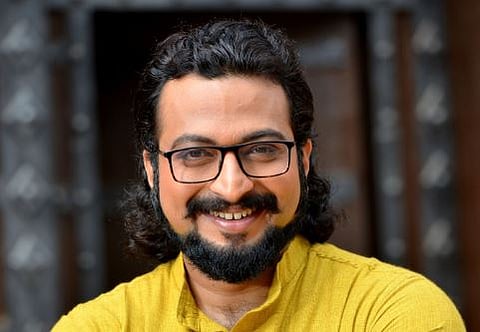 अमोल कोल्हे समर्थक गुलाल उधळण्याच्या तयारीत; आढळराव पाटील यांचे कार्यकर्ते चमत्काराच्या अपेक्षेत