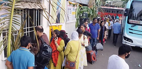 रेल्वे मेगा ब्लॉक | एसटी स्थानकांवर गर्दी; प्रवाशांची कसरत