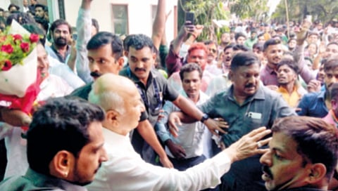 Lok sabha Election 2024 Results : सोलापूरच्या लेकीने घेतला पित्याच्या पराभवाचा बदला