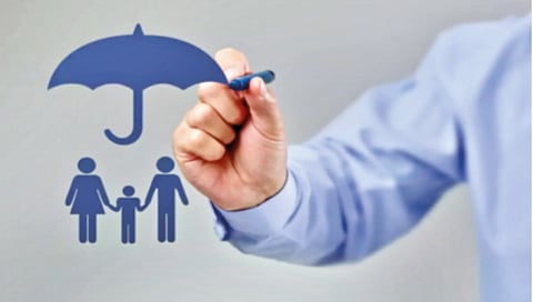 आरोग्य : महागड्या ‘सुरक्षाकवचा’चा बडगा