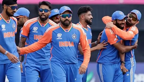 Rohit Sharma : पाकिस्तानविरुद्धच्या सामन्यात रोहितच्या कानमंत्राने भारत विजयी