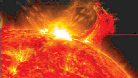 पृथ्वीवर पुन्हा येणार सौरवादळ!