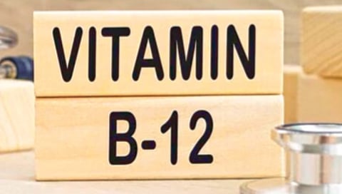 ‘व्हिटॅमिन बी 12’च्या कमतरतेची ‘ही’ लक्षणे