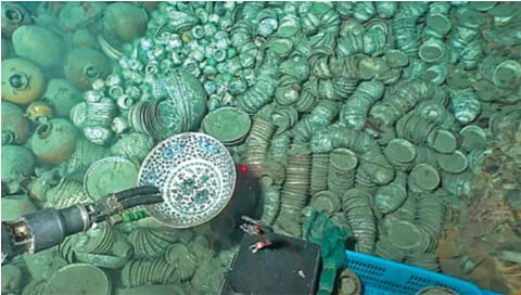 बुडालेल्या चिनी जहाजांमधून बाहेर काढल्या अनेक जुन्या वस्तू