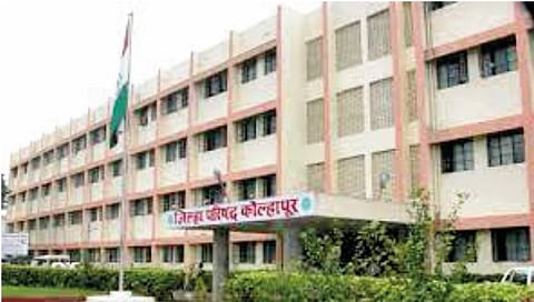 मुलं शाळेत अन् शिक्षक बदलीसाठी कोल्हापुरात