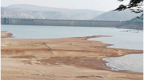 डिंभे धरणात मोठ्या प्रमाणावर गाळ; साठवणक्षमतेवर परिणाम