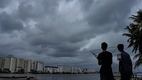 Heat wave continues due to monsoon delay