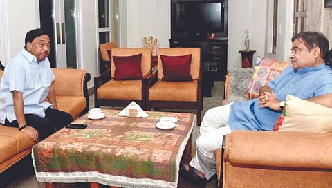 discussing with Union Minister Nitin Gadkari, Mr. Narayan Rane