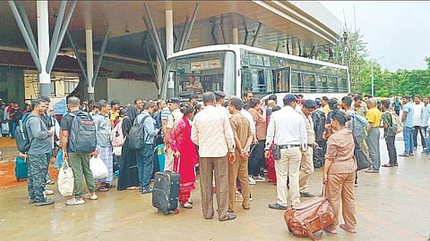 12 ST for 513 passengers stuck at Kankavali station. Bus facility
