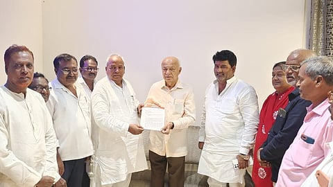 Sushilkumar Shinde CPI(M) meeting