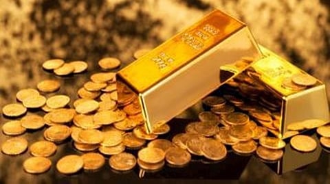 ST going from Kolhapur to Pune. type in bus; More than one and a half kilos of gold ornaments were recovered