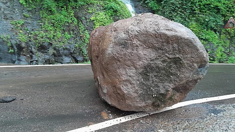 landslide in amboli ghat