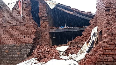 Wall collapses in Gudal