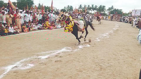 An eye-catching arena ceremony of Jagadguru Sant Sritukaram Maharaj Palkhi ceremony was held at Belwadi (in Indapur) on Monday