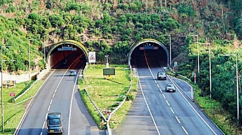 Delay in Goregaon-Mulund Link Road work exposed