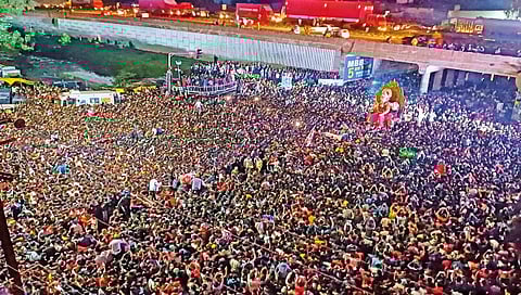 Ganesha idol of 'Gol Circle' arrives