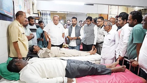 Kolhapur Flood: Guardian Minister Hasan Mushrif's visit to Akivat village