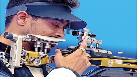 Dr. Pratap Singh Jadhav said Swapnil raised the name of the country along with Kolhapur