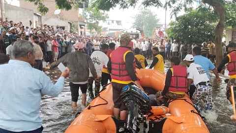 Kolhapur Flood: The body of one of the two people who were swept away in the Akiwat flood was found