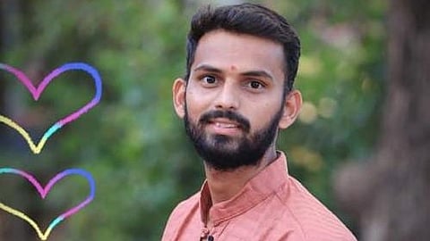 Tired of the troubles of his girlfriend, the young man ended his life