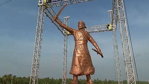 Statue of Shivaji Maharaj on Malvan beach collapsed