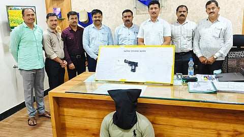 illegal pistol young man arrested