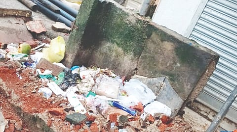 Neral | Garbage bin broken for Panipuriwala