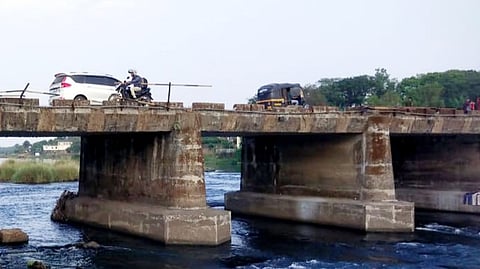 भातसा नदीवरील पूल