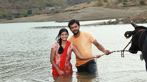 Raja Rani Movie | 'राजा राणी' चित्रपटातील 'थोडासा भाव देना' रोमँटिक गाणं रिलीज