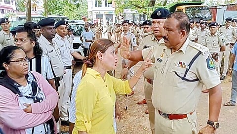 Movement suspended; Crimes against 500 people