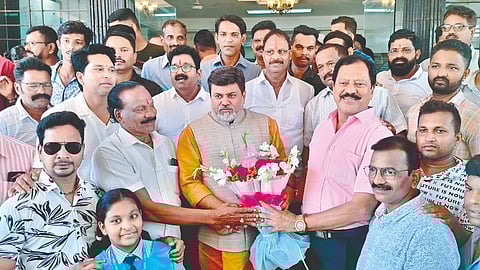 Jaysing Ghosale joins Shiv Sena