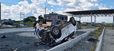 टोल नाक्यावरील अपघात प्रकरणी एचपीएम कंपनी विरुद्ध गुन्हा दाखल