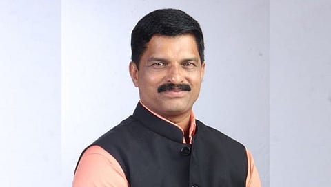 Shivaji Patil became the Giant Killer of Chandgad