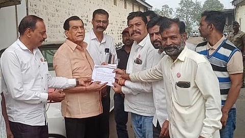 Swabhimani Shetkari Sanghatana on Mahadevrao Mahadik