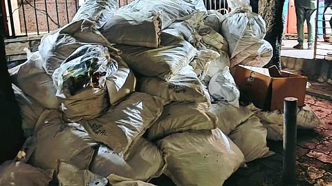 Kalyan gutkha seizure
