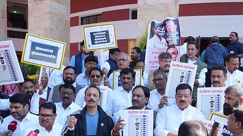 Mahavikas Aghadi protests against EVMs on the first day of the winter session