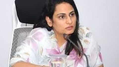 Manisha Khatri appointed as Nashik NMC Commissioner