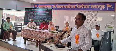 मराठीचा स्वाभिमान बाळगा, तिचा अंगिकार करा... : प्रल्हाद म्हात्रे