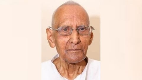 Nagpur senior gandhian thinker marotrao gadkari passed away