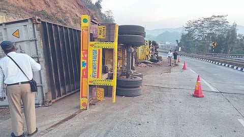 मुंबई गोवा महामार्गावरील कशेडी टॅब