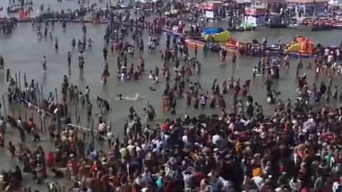 mahakumbh prayagraj 2025 devotees sangam ghats snan maha kumbh mela