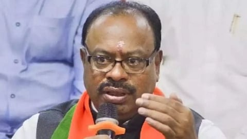 खटावच्या वाळू उत्खनन प्रकरणी कारवाई : ना. चंद्रशेखर बावनकुळे