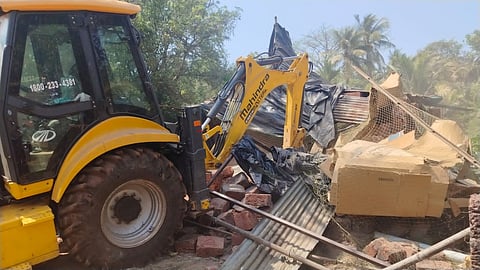 Unauthorized construction removed in Malvan