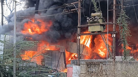 Massive fire breaks out at plastic factory in Miraj