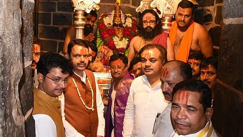 Devendra Fadnavis visit Tuljabhavani Temple