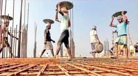 बांधकाम कामगारांना मिळणार पेन्शन