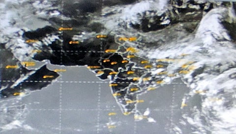 monsoon-arrives-in-kerala-five-days-early